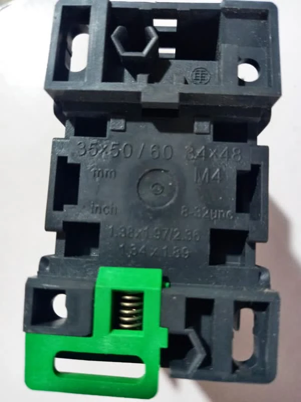 کنتاکتور اشنایدر 9 آمپر بوبین تکفاز 4 کیلو وات(LC1E0910M5N) - Image 2